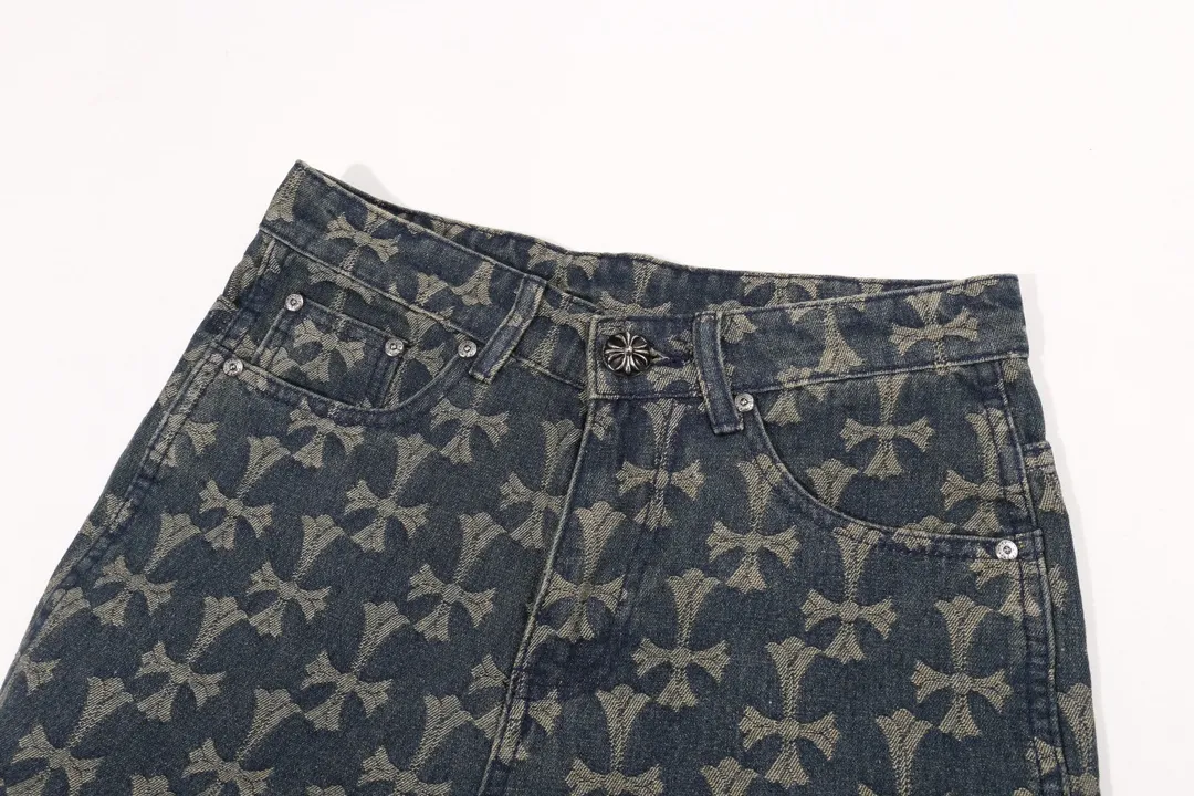 P240 Style No.: H586 Chrome Hearts double-sided full-logo jacquard dark pattern heavy-duty full-print cross jeans. The same model as the Internet celebrity star. Cross-printed denim jacket. The unique cross design element and full print are full of design. It is made of 100% denim cotton fabric with heavy coarse yarn count, which ensures a stiff and tough silhouette while being soft, comfortable and breathable. The lapel is designed with silver buttons and is full of texture. The classic white cross logo is all over the dress, making it a perfect versatile style for spring and summer! Customized jacquard fabric, you can wear it in various styles. This gender-neutral shirt is a must-have for nightclubs. It can be worn as a jacket for both men and women. It can be easily worn by both men and women! The original loose version is made of high-quality pure cotton fabrics. The fabric pattern is high-definition and delicate without burrs. It is comfortable and breathable to wear. All the buttons are molded and customized. It is casual and fashionable and can be matched with any bottoms. It can be windproof and sunproof in spring and summer. It can be worn outside in autumn and winter! Easily concave shape makes you look slimmer and taller, perfect for both men and women! Customized main label, accessories, fully washable, whole body wiring, quality control, no heads!  Luxurious dark high street, Hollywood's luxury brand, 22SS's latest couple's leather cross short-sleeved T-shirts, all reflect their own unique style! Made of thick black cotton, goatskin appliqués, hand-sewn custom metal hardware, and silicone varnish printing, multiple materials collide to create a unique texture. It also incorporates ChromeHearts medieval-style Sanskrit fonts and classic horseshoes, creating a unique and charming dark texture under the graceful arcs and all-black shadows, full of artistic sense!